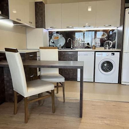 Cozy Apartment - Free Parking Plovdiv Kültér fotó