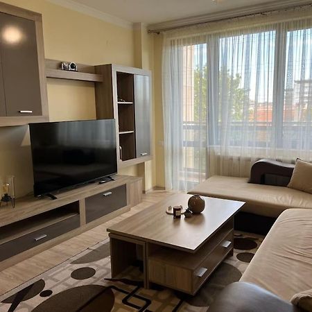 Cozy Apartment - Free Parking Plovdiv Kültér fotó