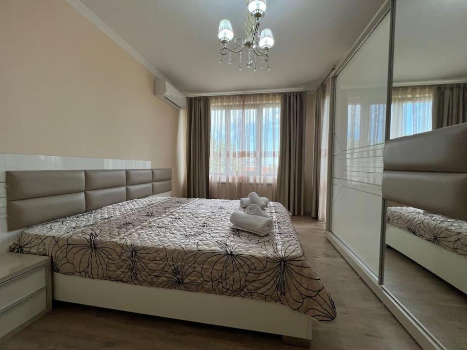 Cozy Apartment - Free Parking Plovdiv Kültér fotó