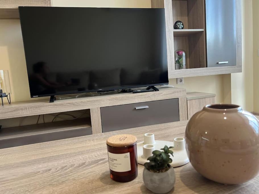 Cozy Apartment - Free Parking Plovdiv Kültér fotó